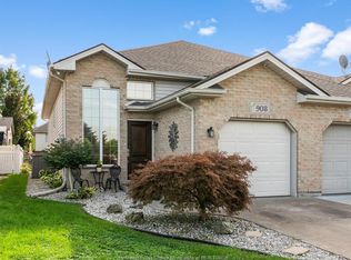 908 Michael Dr, Tecumseh, ON N8N5A4