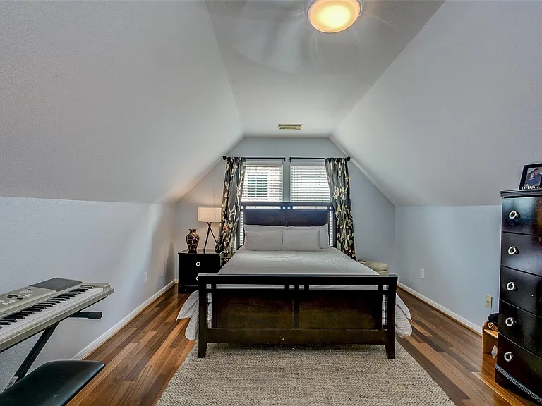 1310 Asbury St — Photo 19