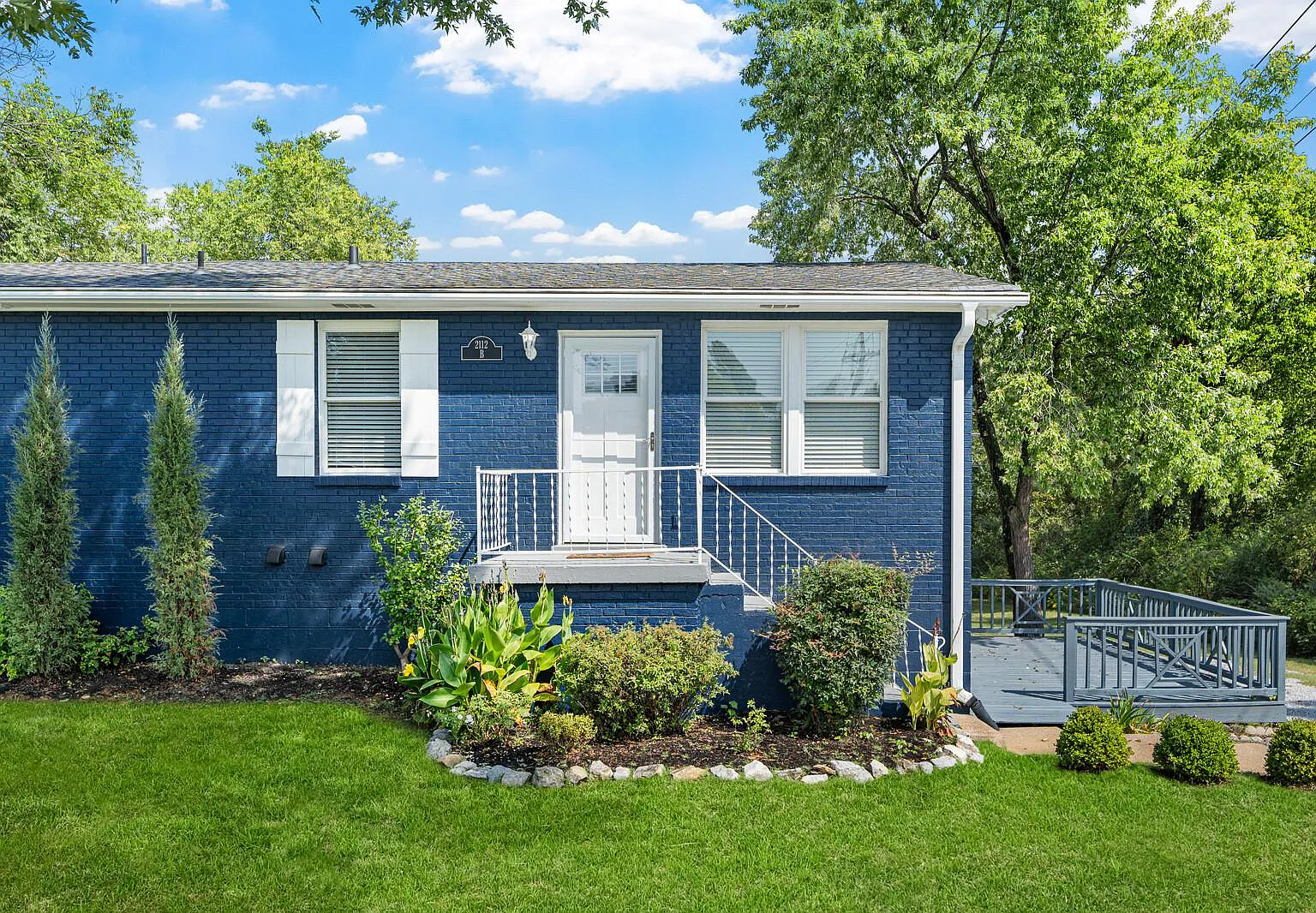2112B Sanborn Dr — Photo 3