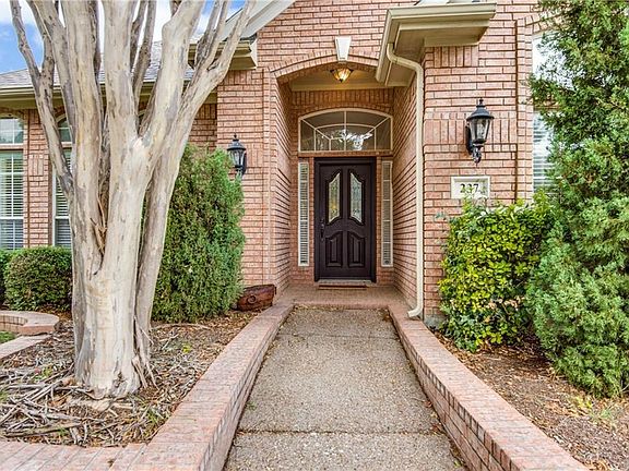 3rd image of 237 Black Oak Cir