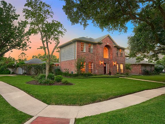Located on a corner lot, this home is within walking distance of the elementary school and neighborhood park!