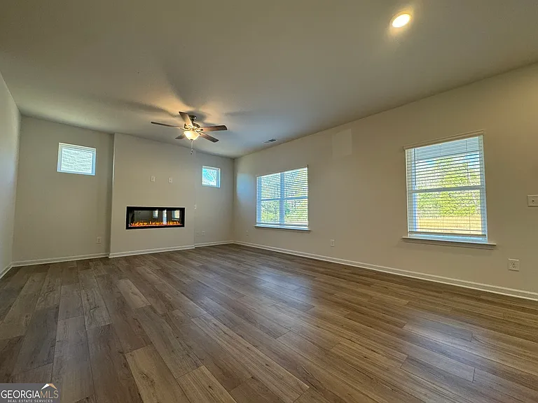 190 Fair Oak Ln — Photo 6
