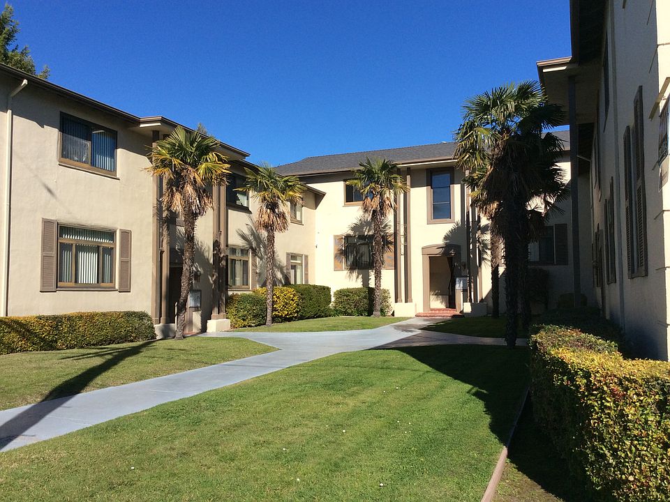 2nd image of 990 Magnolia Ave #12