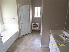 4th image of 15170 Villa Ct E