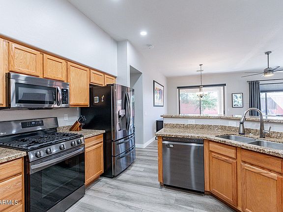 4th image of 3917 E CARTER Drive