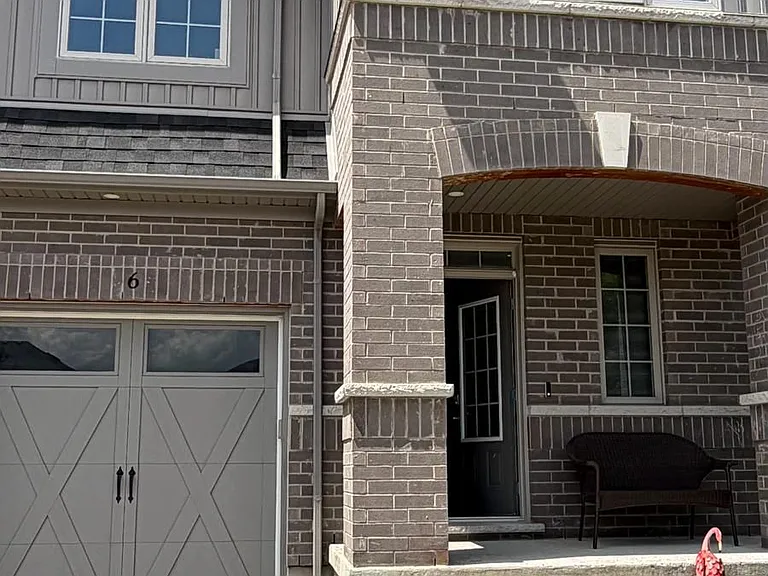 6 Gleason Cres — Photo 1
