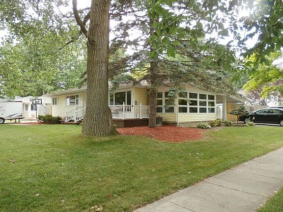 2nd image of 913 Airfield Ln