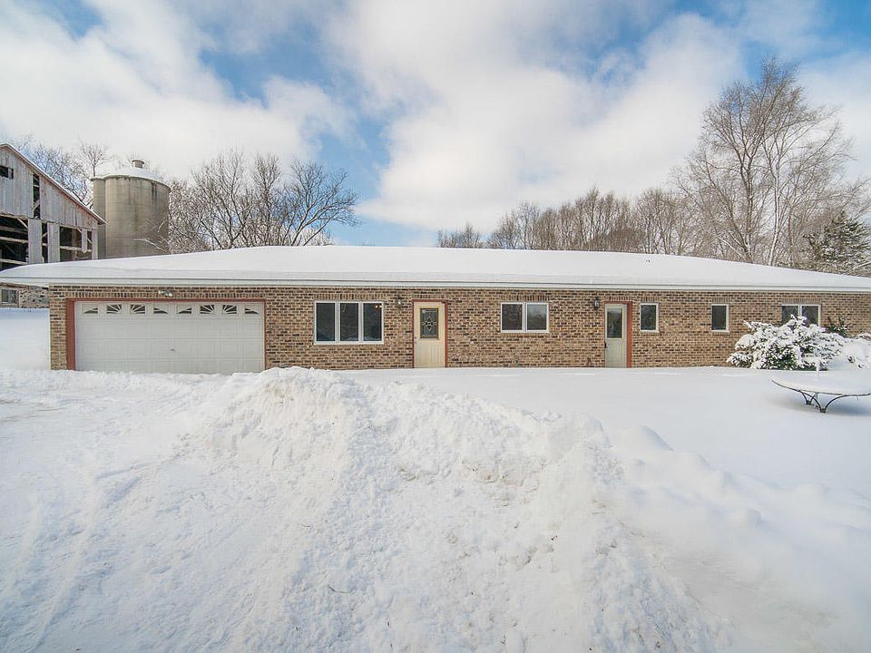 1st image of 443 Newark Dr E