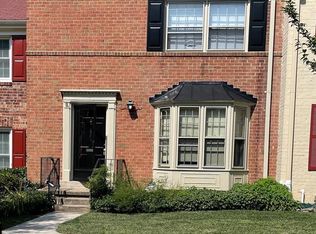 5966 Seabright Rd, Springfield, VA 22152