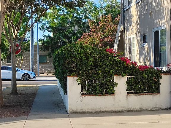 4th image of 11633 Burbank Blvd #E