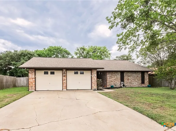 227 Briarmeadow Ln, Victoria, TX 77904