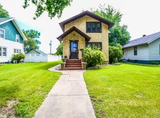 1207 S 1st St, Aberdeen, SD 57401