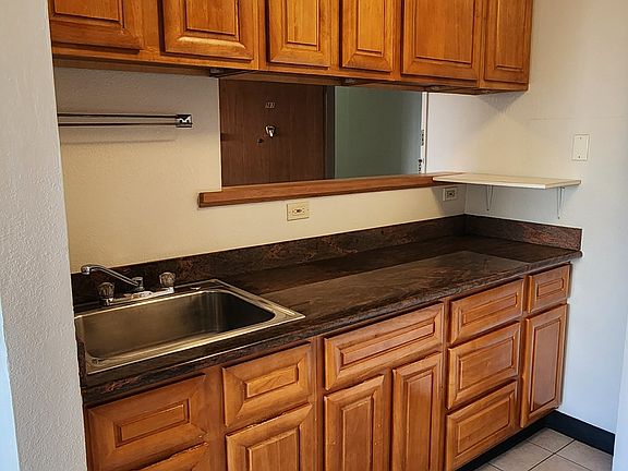 4th image of 2740 College Ave #107