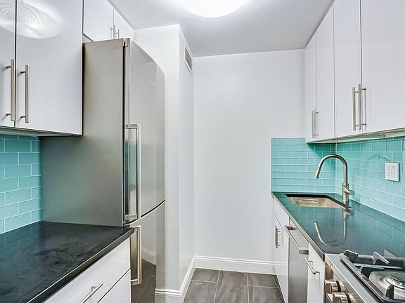 3rd image of 195 3rd Ave #2E