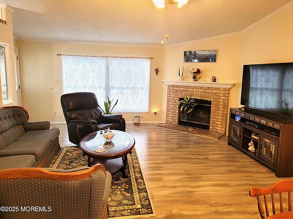 5th image of 310 Kenwood Court