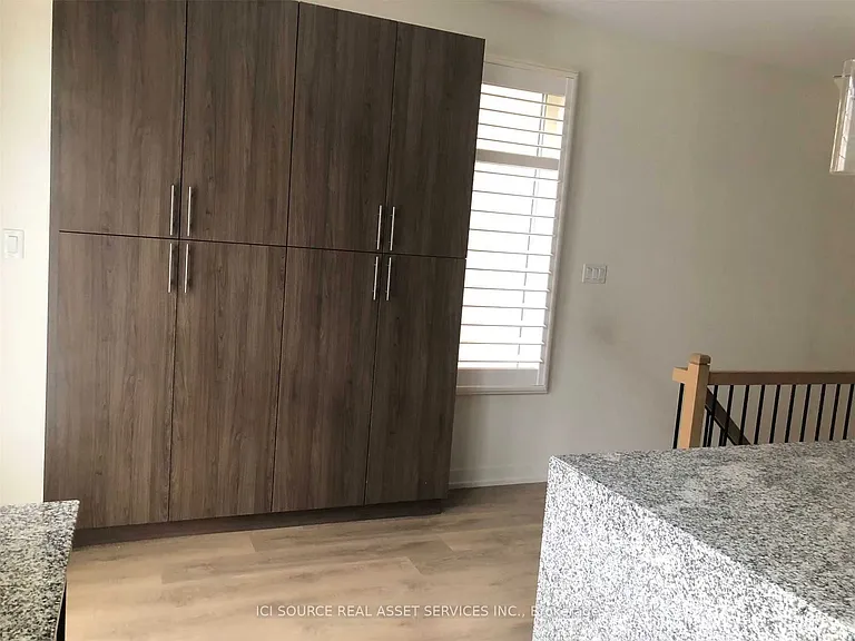 212 Squire Cres — Photo 8