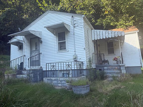 3rd image of 1110 Tevebaugh Hollow Rd