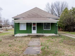 708 E Antelope St, Girard, KS 66743