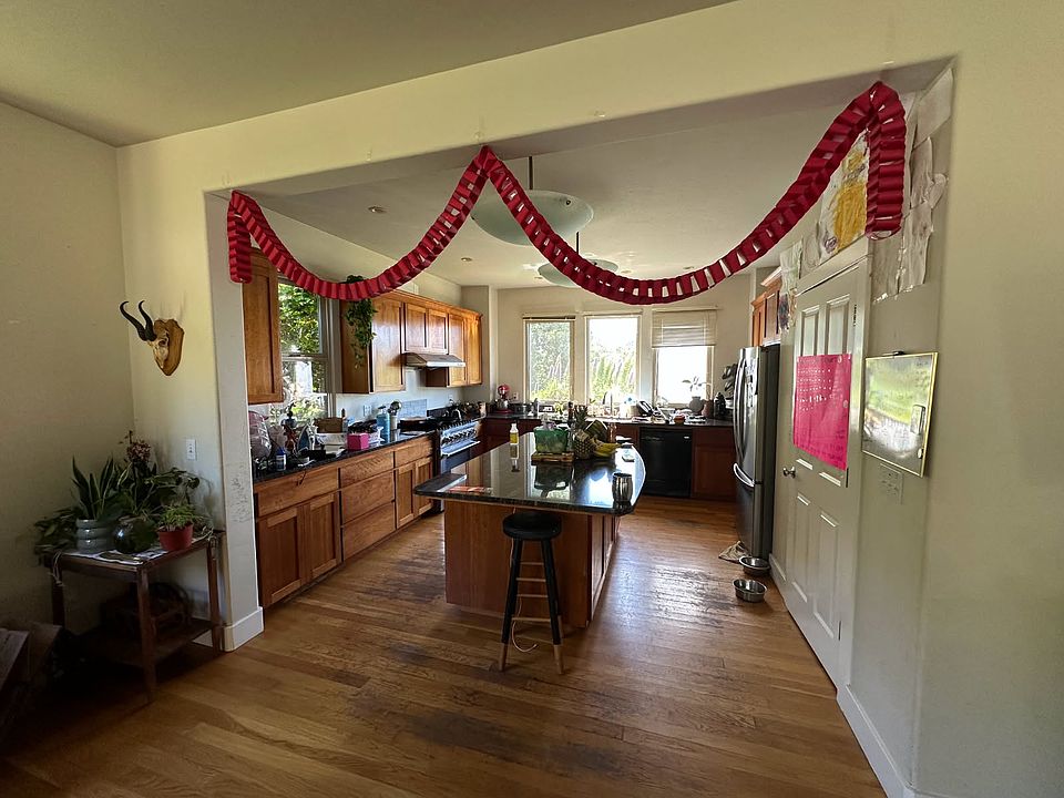 2nd image of 336 Golf Club Dr