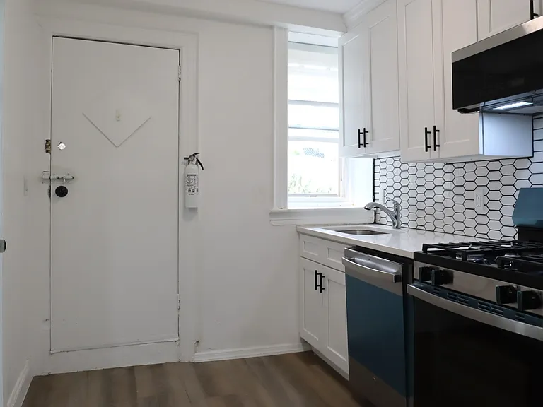 1611 Ann St #1 — Photo 10