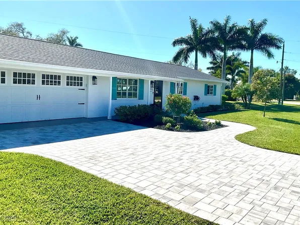 1086 N Town And River Dr, Fort Myers, FL 33919
