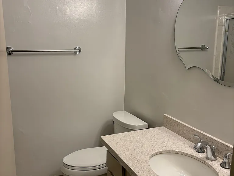 116 Rose Ave #8 — Photo 6