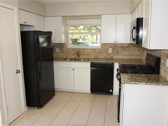 4th image of 12004 Arrowwood Dr #B