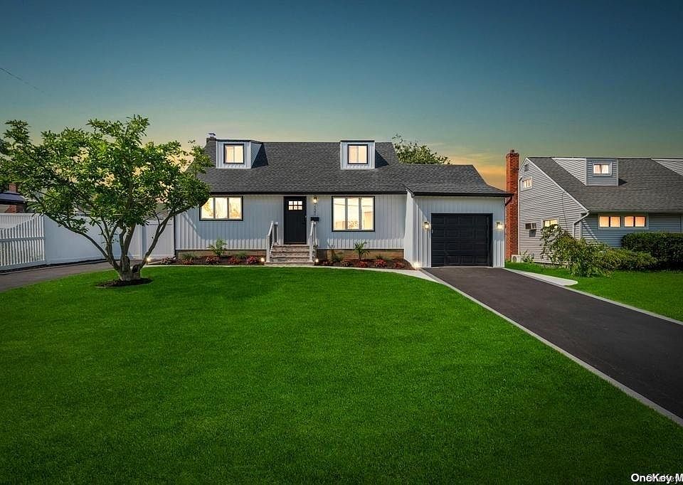 1st image of 121 Lockwood Avenue