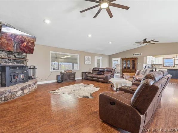 282 Reeds Rd, Lebanon, MO 65536