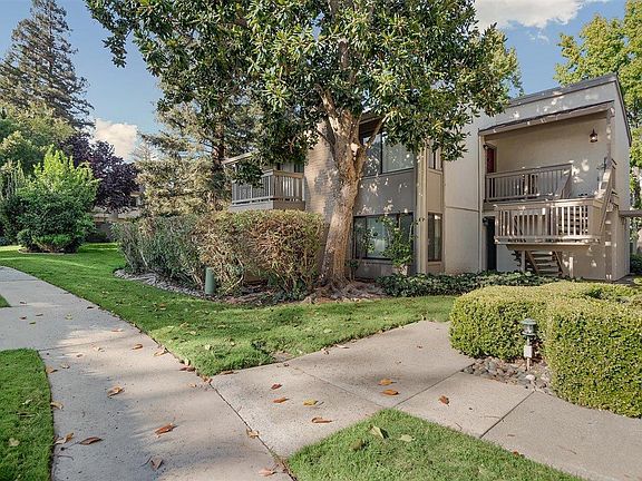 2nd image of 19535 Vineyard Ln