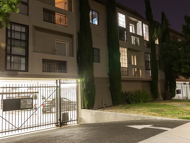 Lincoln Park Apartments — Photo 20