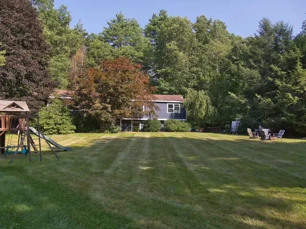 10 Lowell Dr, Stow, MA 01775