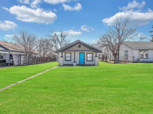 518 W 7th St, Elk City, OK 73644