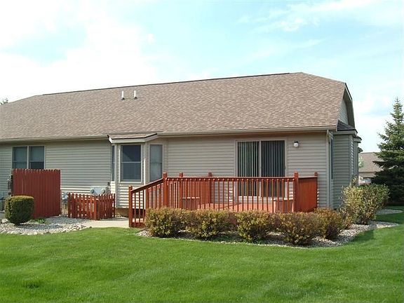 2nd image of 163 Creekwood Cir