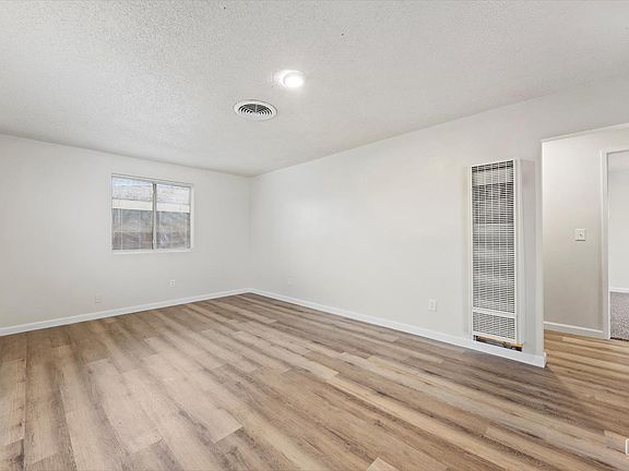 4th image of 4917 Mayfair Ct