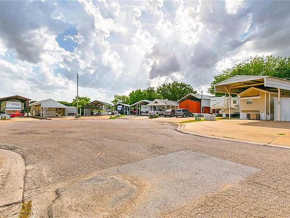 3rd image of 527 Brazos Harbor Dr