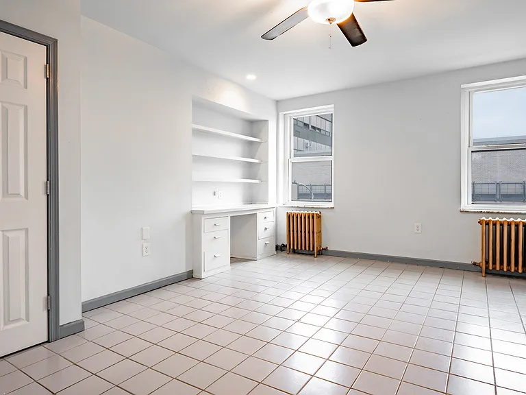 1327 Snyder Ave — Photo 9