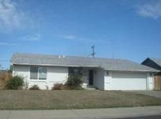 1049 7th St, Ripon, CA 95366