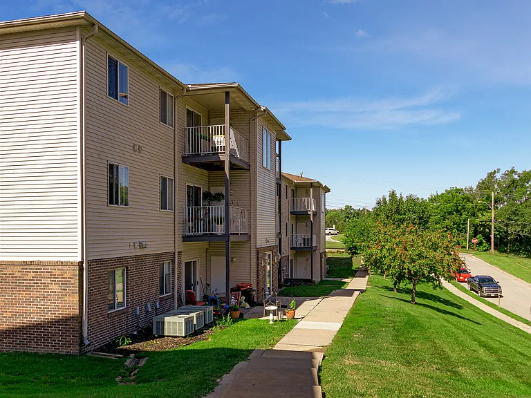 Parkview Apartments — Photo 4