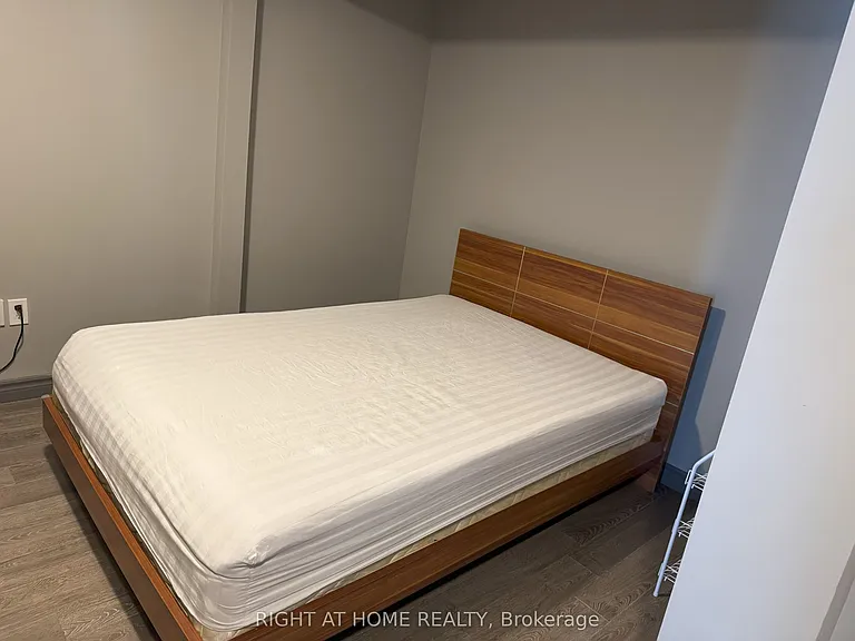 321 Spruce St #501 — Photo 8