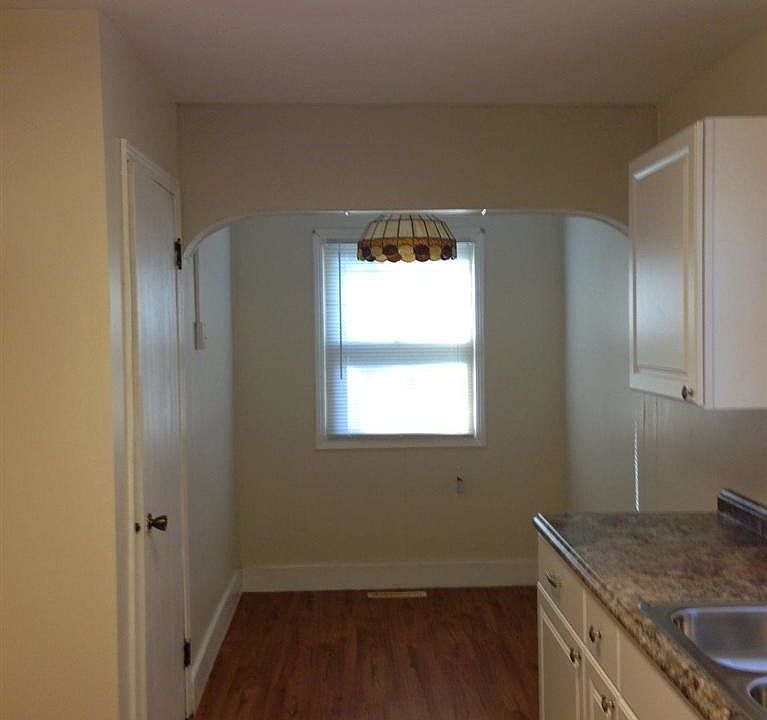 2nd image of 3501 Le Juene Dr