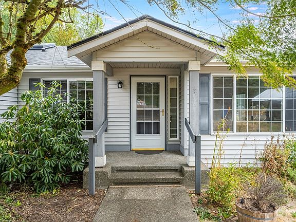 5th image of 7526 38th Drive SE