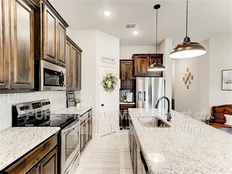 1612 Town Creek Cir — Photo 15