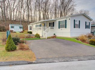 65 Circle Dr, Stonington, CT 06378