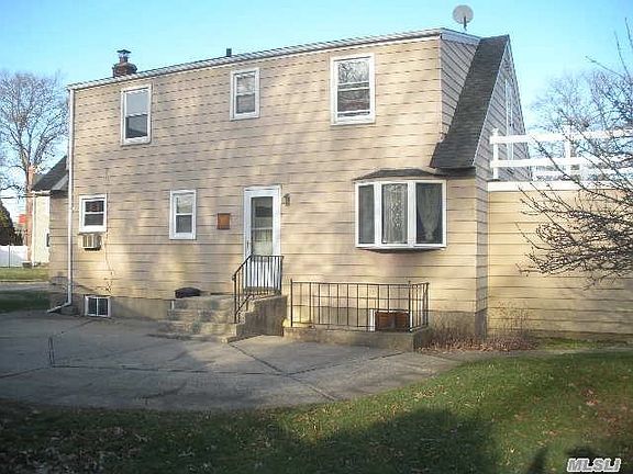 2nd image of 7 Burton Ln
