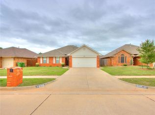 609 W Eastridge Dr, Yukon, OK 73099