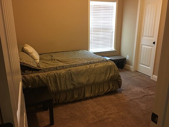 3rd image of 204 Cheshire Dr