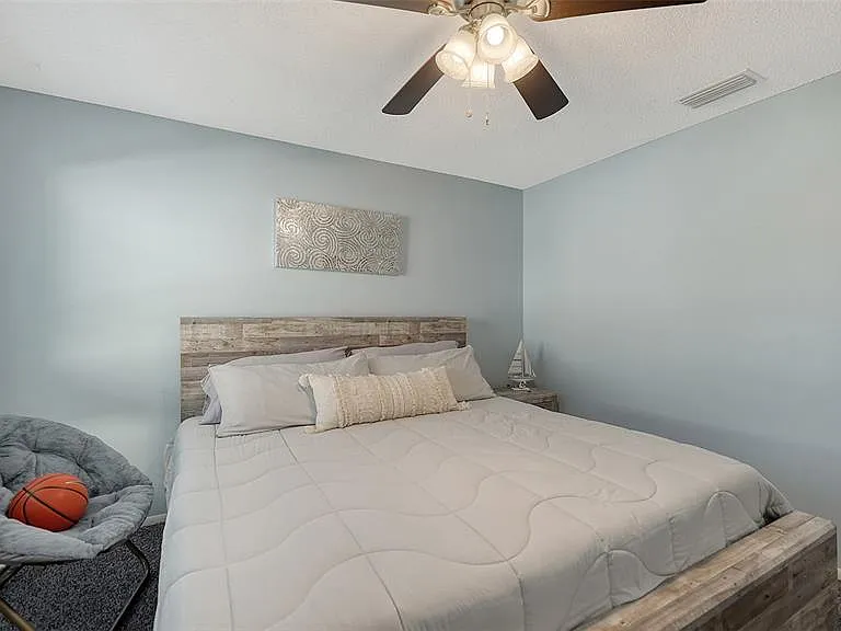 2246 Cork Oak St W — Photo 38