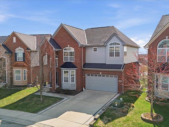 3rd image of 4930 E Stonegate Cir