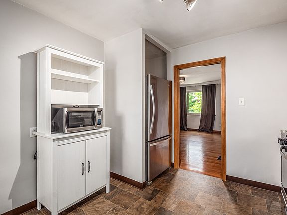 5th image of 1356 Eastview Ave #B